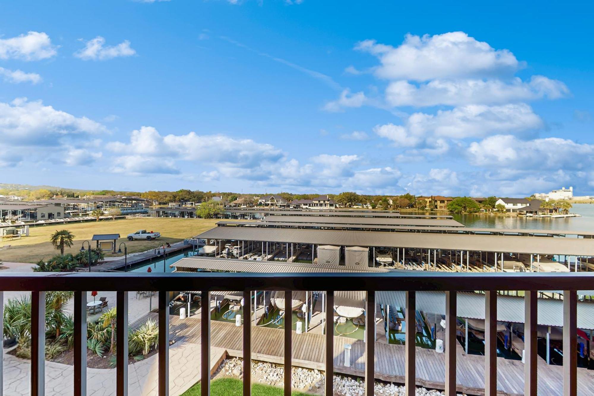 The Waters Condo Building 3 Horseshoe Bay Exteriör bild